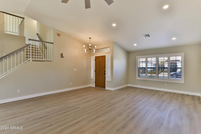 Photo - 825 E Spanish Moss Ln