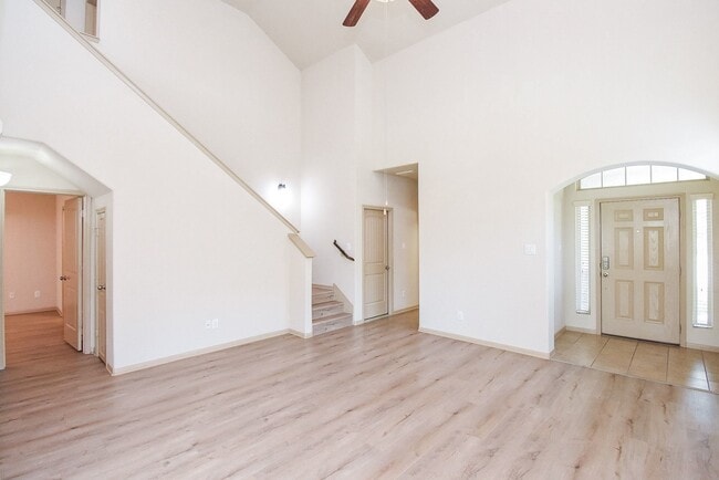 Photo - 2106 Harmon Crest Ct