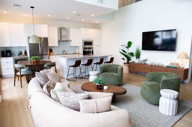 1343 4th St Unit 201