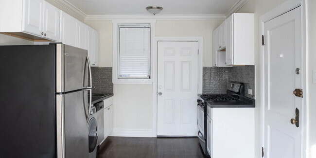 Building Photo - 1054 W Lill Ave Unit 1056-3 Studio Rental