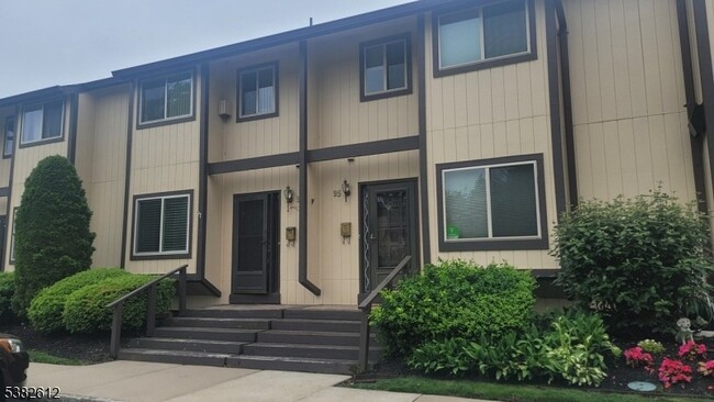 Photo - 96 Chelsea Way