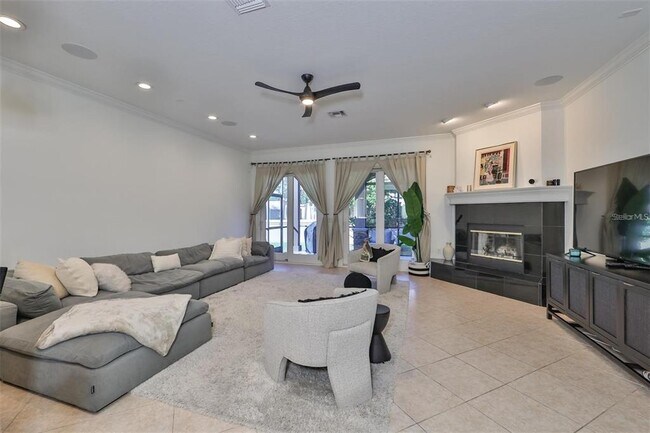 Photo - 602 Saxony Blvd
