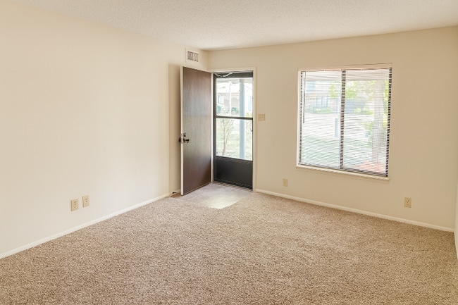 Photo - 701 Devonshire Dr Unit 648