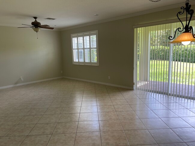 Photo - 2905 Winglewood Cir