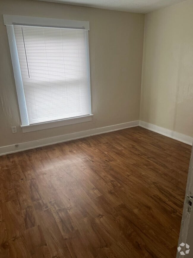 Building Photo - 2 bed, 1 bath for Rent Rental