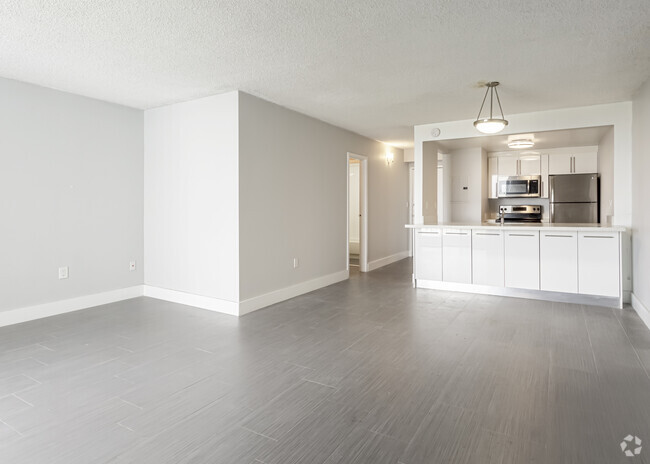 Studio - 625 SF