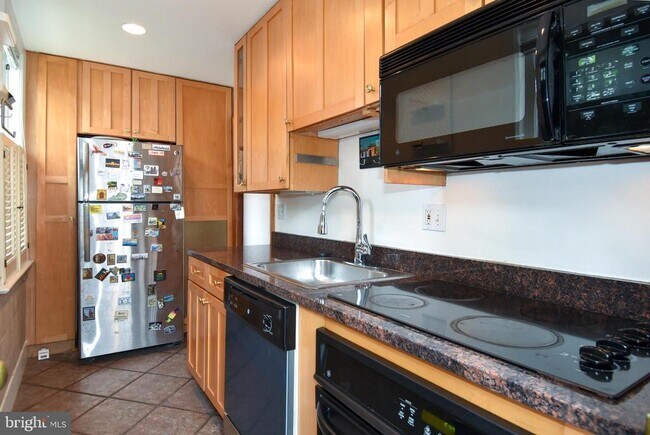 Photo - 1412 27th St NW