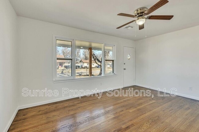 Photo - 300 SE 48th St