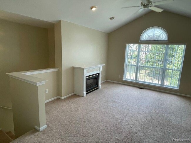 Photo - 45538 Warwick Dr