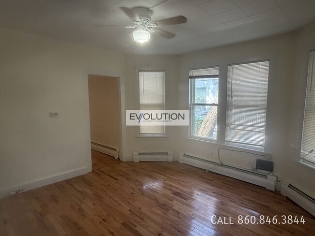 Building Photo - 209 Pearl St Unit 2