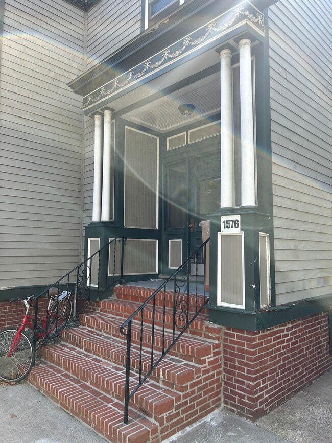 1576 Cambridge St Unit 1F