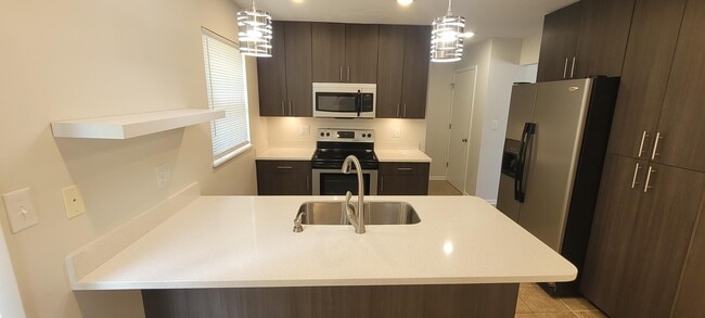 Photo - 405 Brewer Dr