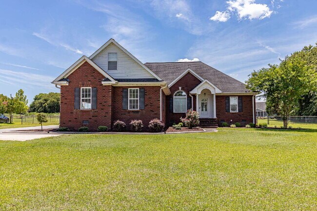 Photo - SPACIOUS Brick Home in Lane Tree (Goldsboro)! 3 Bedroom | 2 Bath w/ Bonus Room & 2-Car Garage