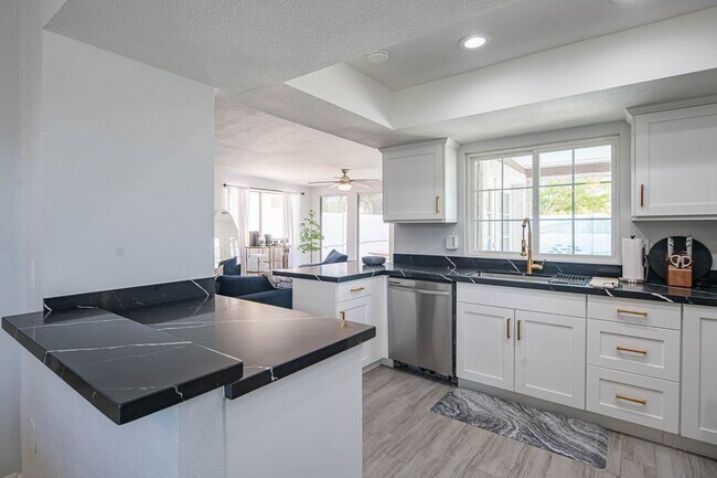 Photo - 10615 N 63rd Dr