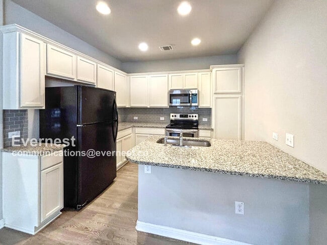 Photo - 1701 Logan Dr