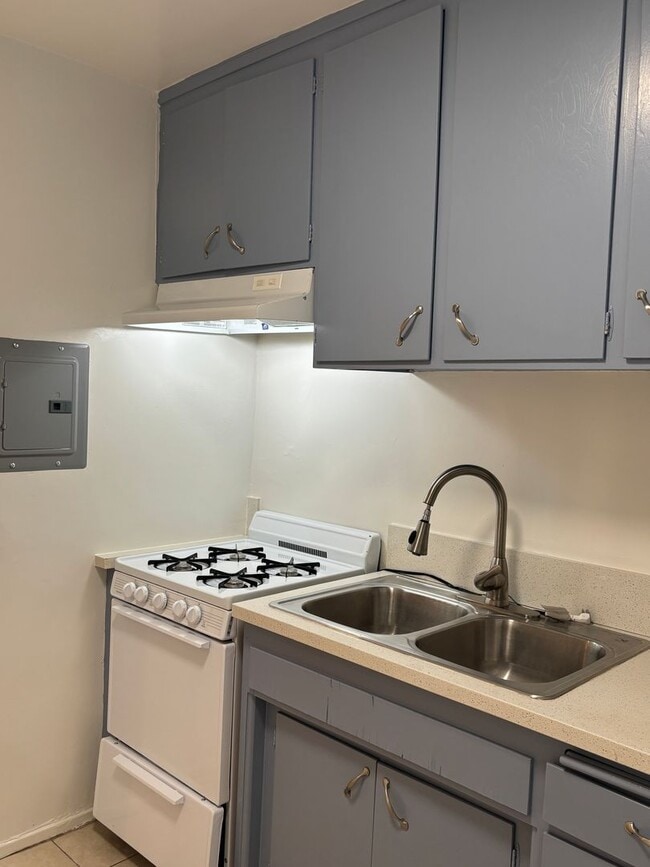 Photo - Spazier, 220 W