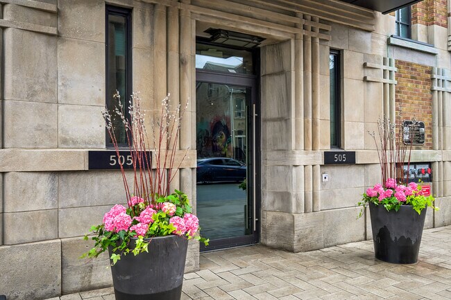 Photo - 505 Richmond St W