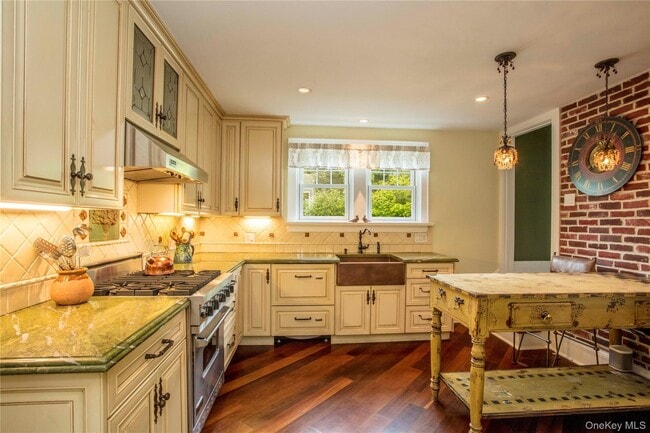 Photo - 157 Rockland Ave