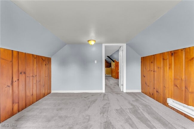 Building Photo - 915 Helmsdale Rd Unit 3