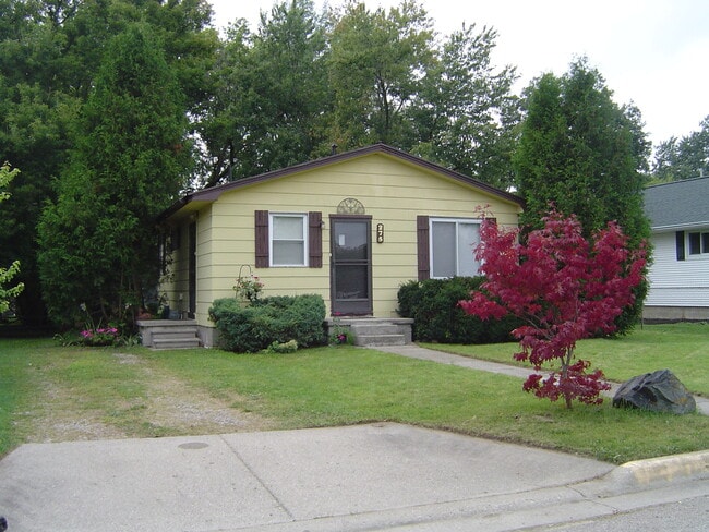 Building Photo - 275 Parkway