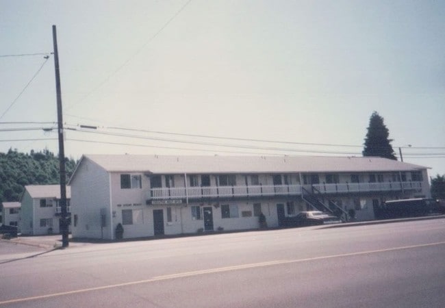Photo - Studio West Apartments