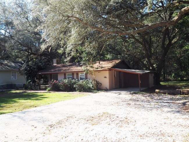 Building Photo - Charming Property in Magnolia Springs!