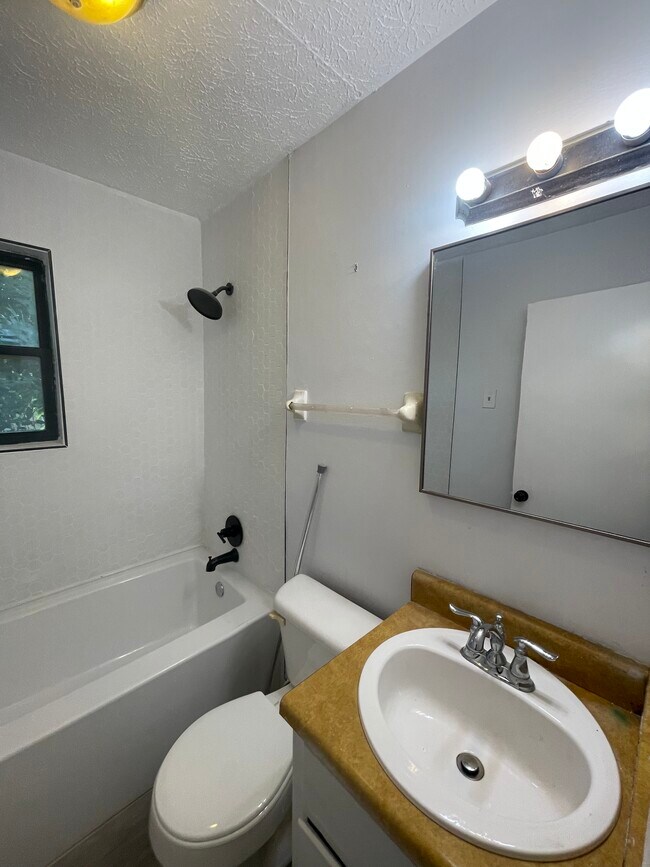 Photo - 115 Myatt Dr Unit A