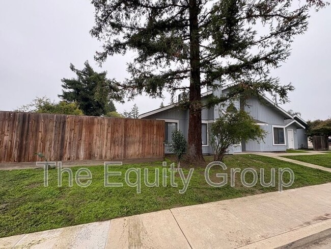 Photo - 1642 N Goddard St