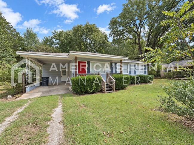1833 Moncrief Rd