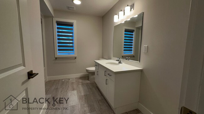 Photo - 449 Grey St Unit 6