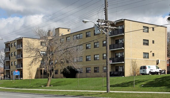 Photo - 1827 VICTORIA APARTMENTS