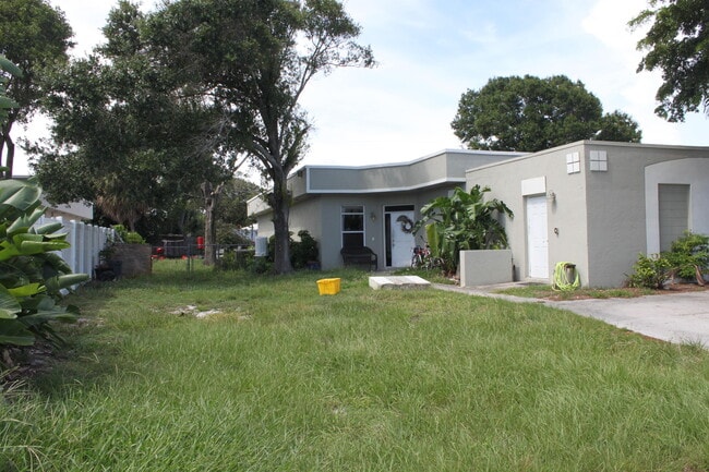 Photo - 673 Ipswich St