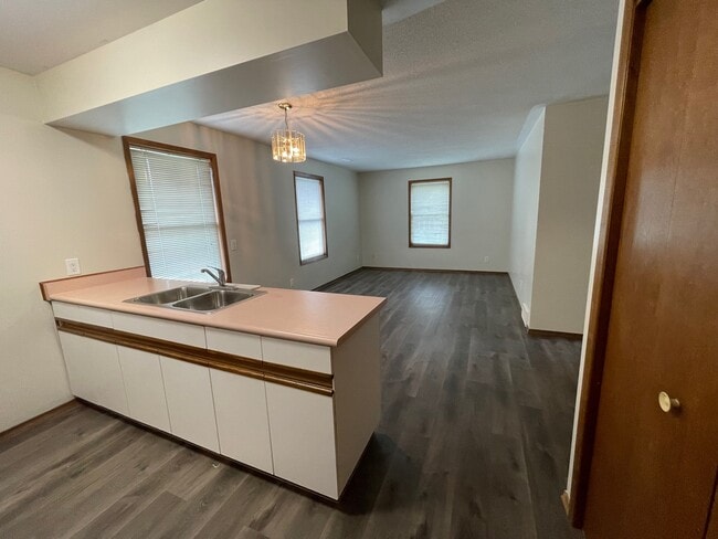 Photo - TWO BEDROOM APARTMENT IN FOUR-PLEX IN AYLMER ON Unit 3