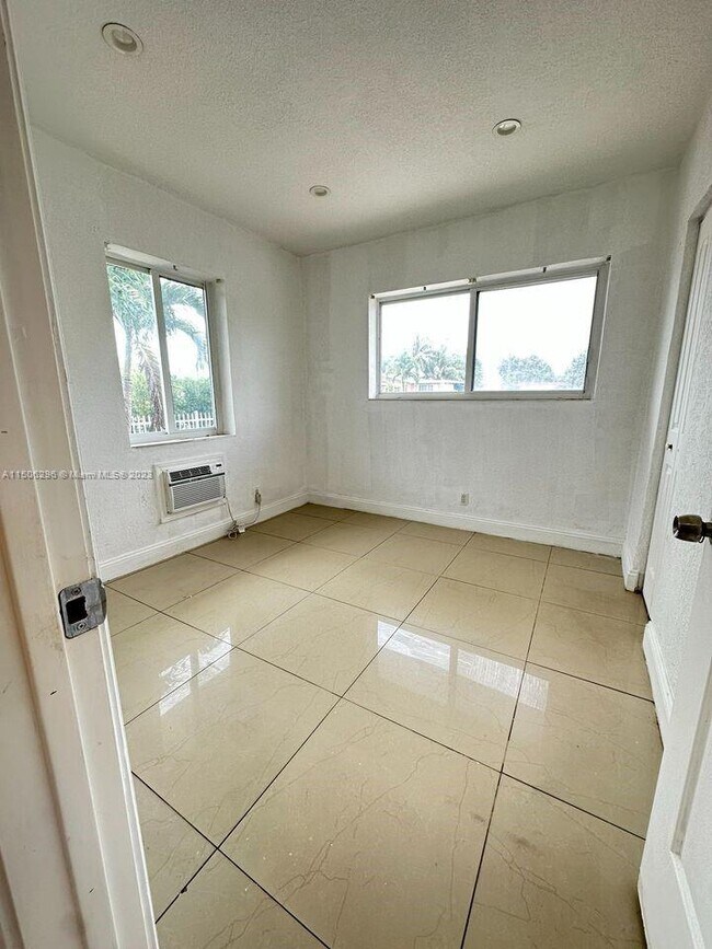 Photo - 6220 Dawson St