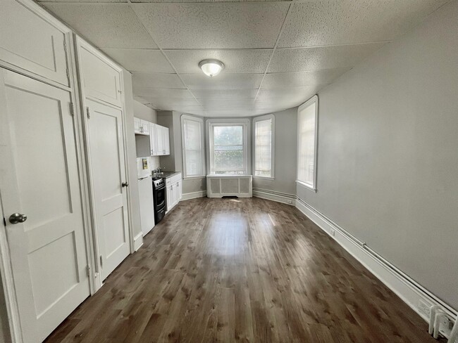 Photo - 1230 W Allegheny Ave Unidad 2R