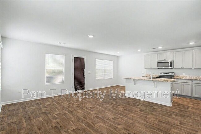 Photo - 140 Birch Cir