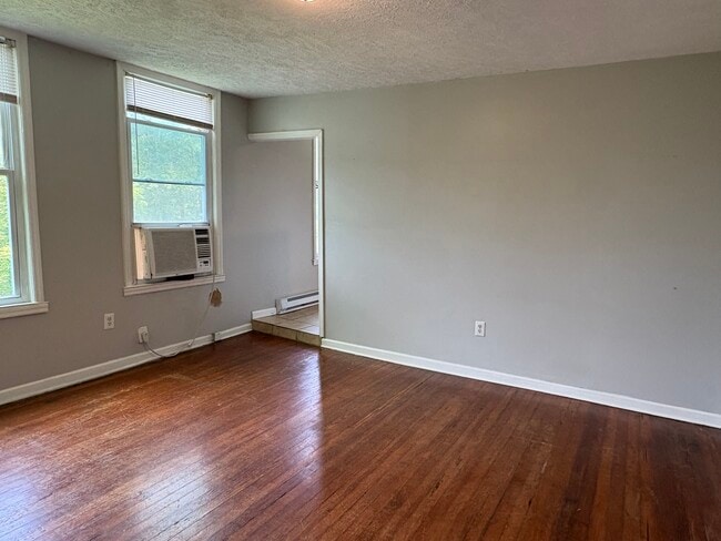 Photo - 729 E Maple St Unit #4