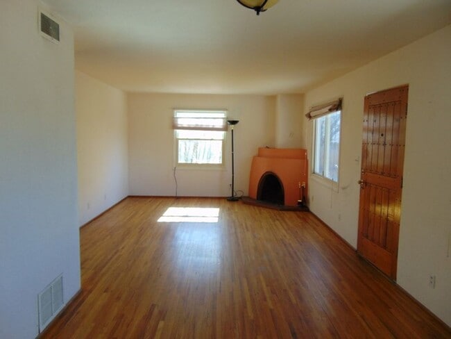 Photo - 123 Sombrio Dr