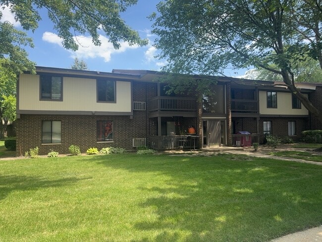 Photo - 571 Somerset Ln Unit 5
