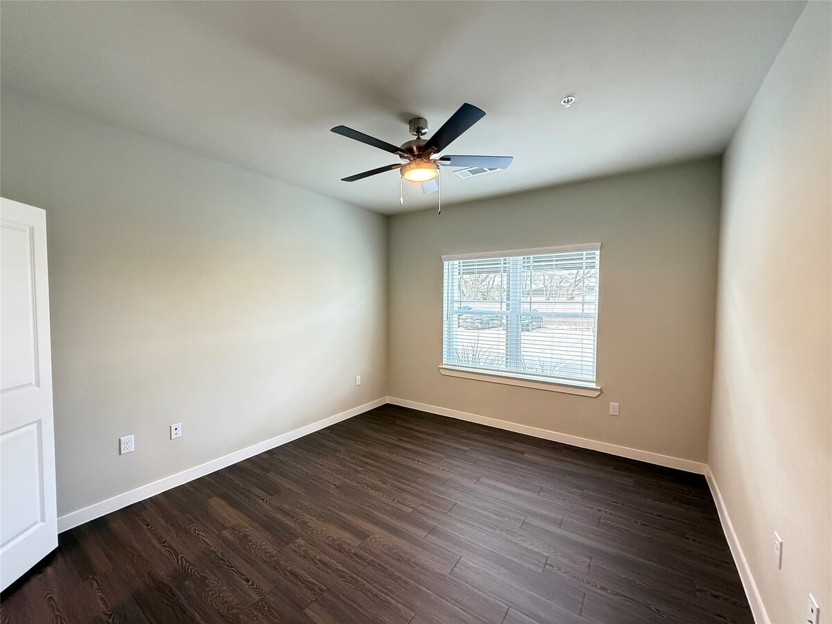 Photo - 2102 Antoine Dr Unit P8.2302