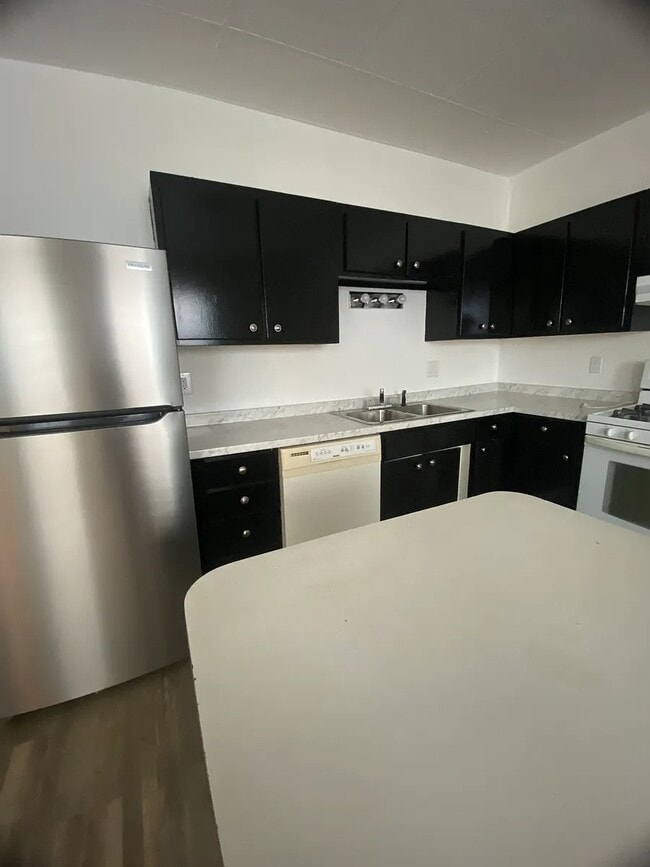 Building Photo - 353 N 27th St
