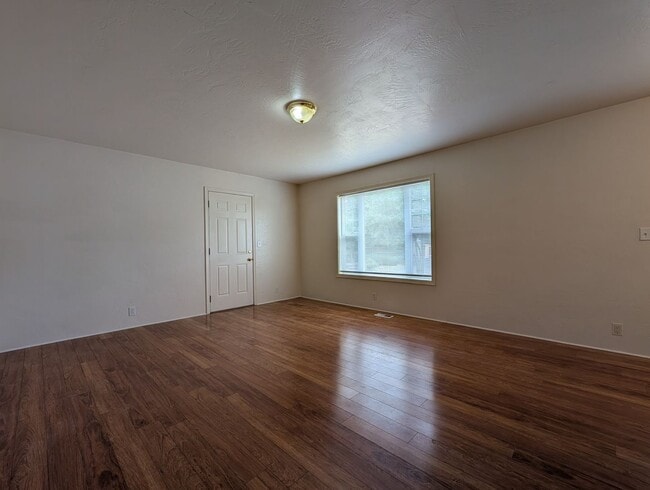 Photo - 2-Bedroom, 2-Bath Duplex In The Eugene River Rd Area!