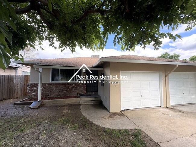 Photo - Updated 2bd/1ba Sacramento Duplex
