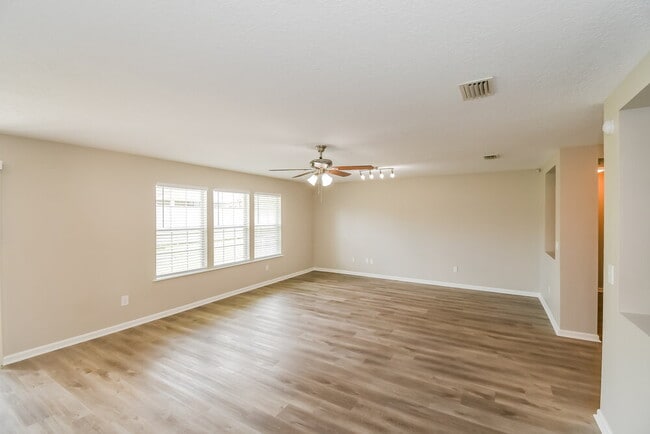 Photo - 7157 Beekman Lake Dr