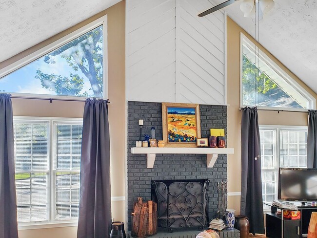 Photo - 2104 Pleasant View Ct SW