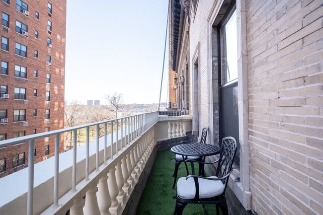 Building Photo - 317 W 74th St Rental