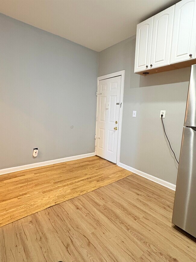 527-529-529 34th St Unit B4