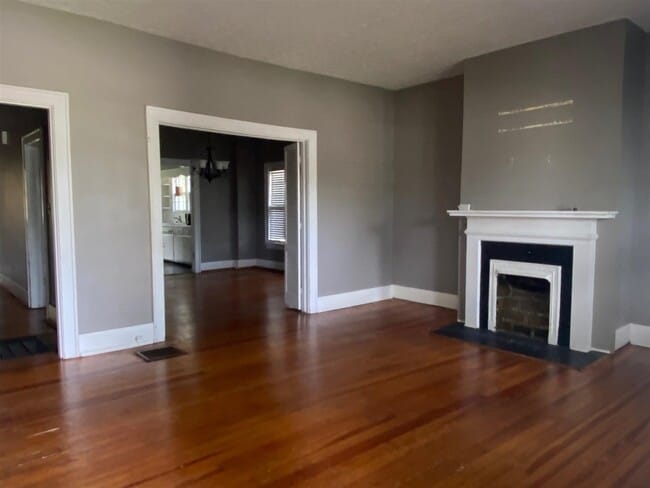 Photo - 1122 Nutwood St