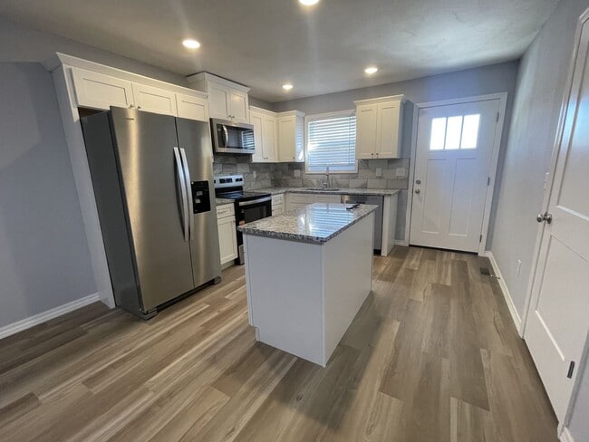 Photo - 10 C St