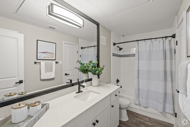 Model A2 1BR, 1BA - 684SF - Bathroom